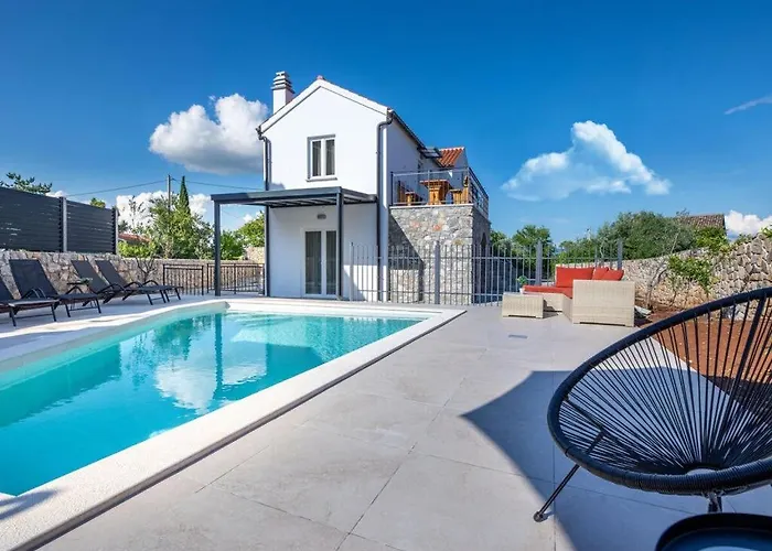 Angelica Comfortable Villa Krk Town