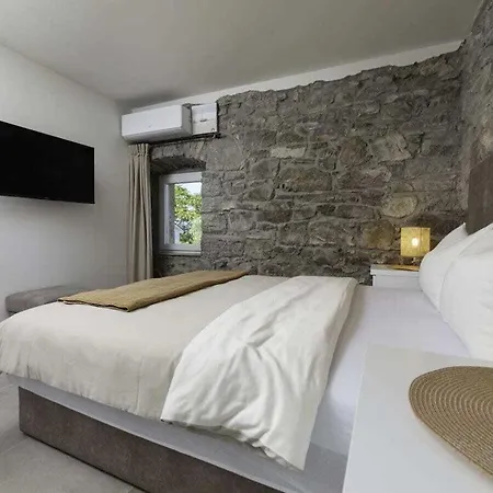 Angelica Comfortable Villa