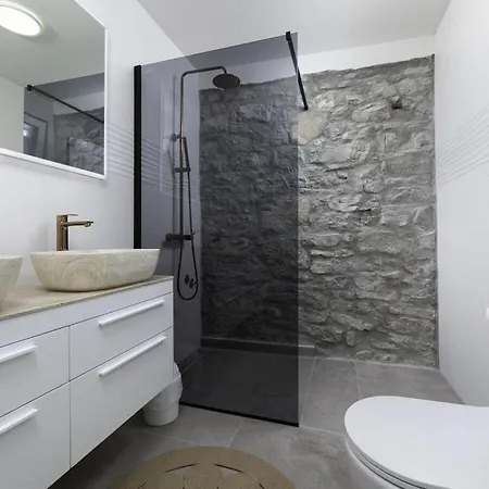 Angelica Comfortable Villa Krk Town