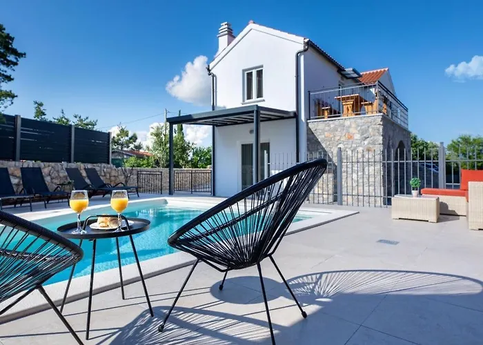 Angelica Comfortable Krk Town